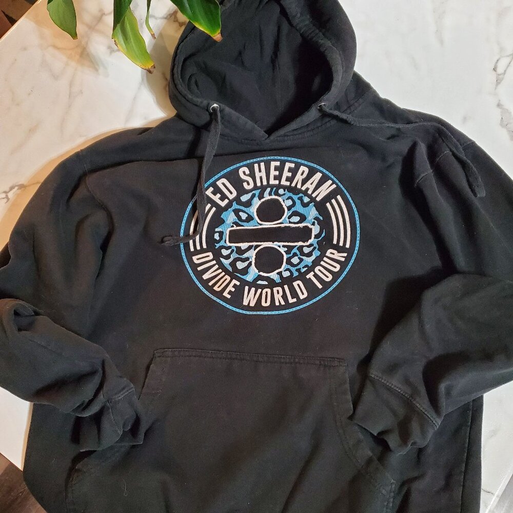 Ed Sheeran Divide World Tour Hoodie size M